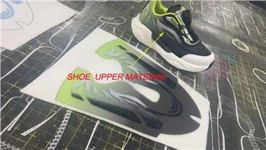 Giày thể thao in màn hình mực silicone